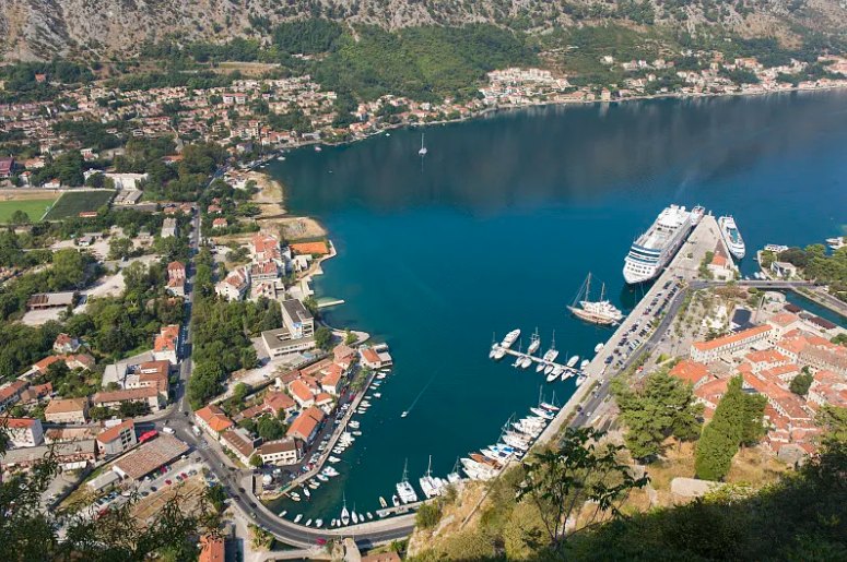 puerto montenegro